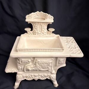 Rare Crescent Ceramic Stove/Tub Salesman Sample